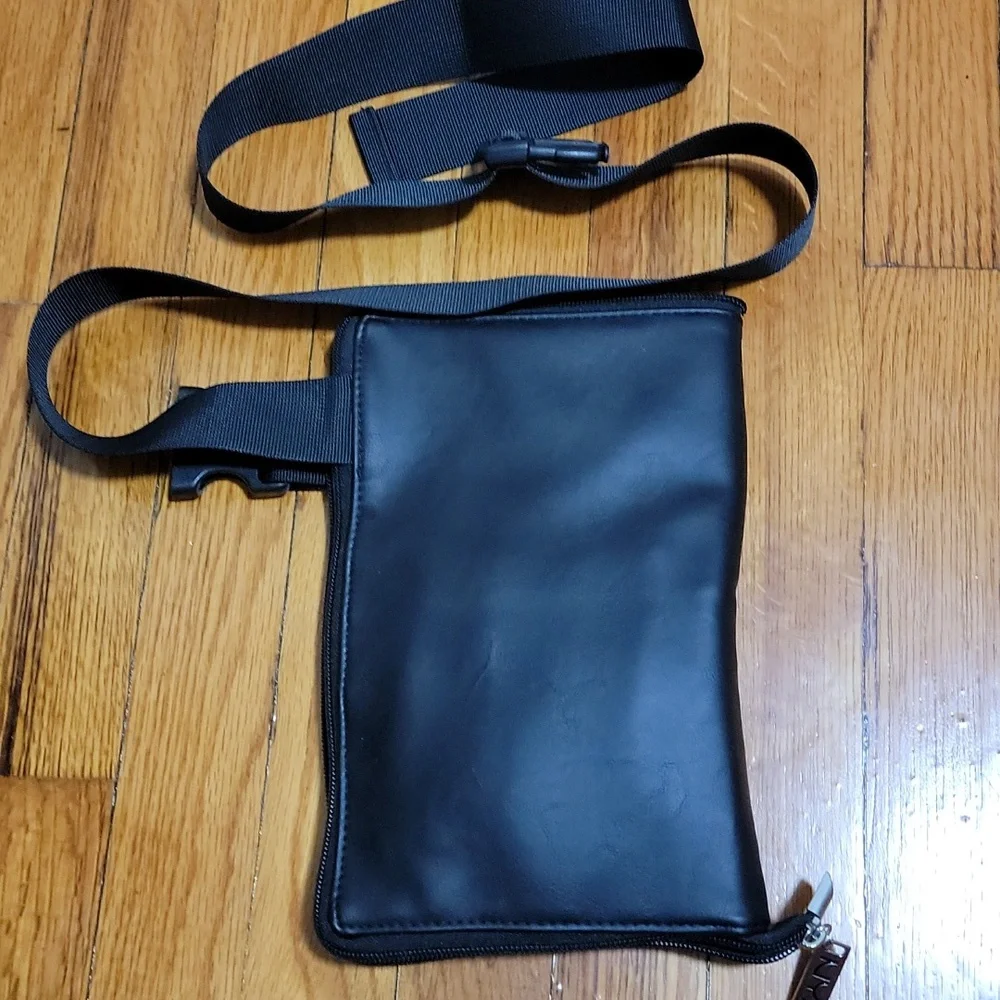 NYX Professional Black Makeup Brush Belt Pouch Zippped Case
